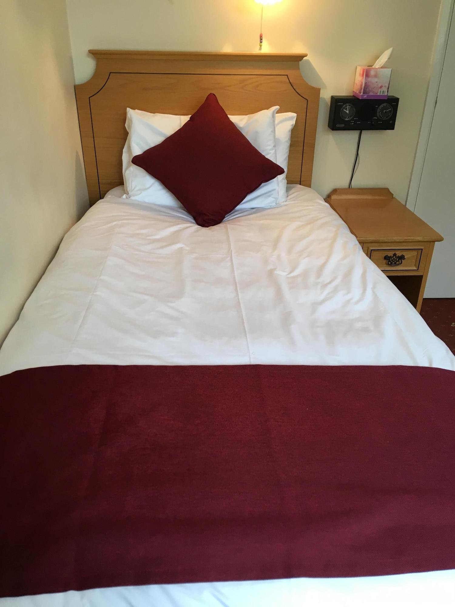 The Nyton Guesthouse Ely Ngoại thất bức ảnh