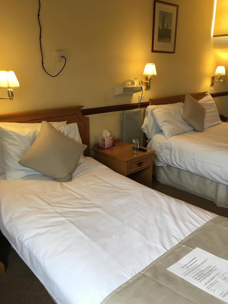 The Nyton Guesthouse Ely Ngoại thất bức ảnh