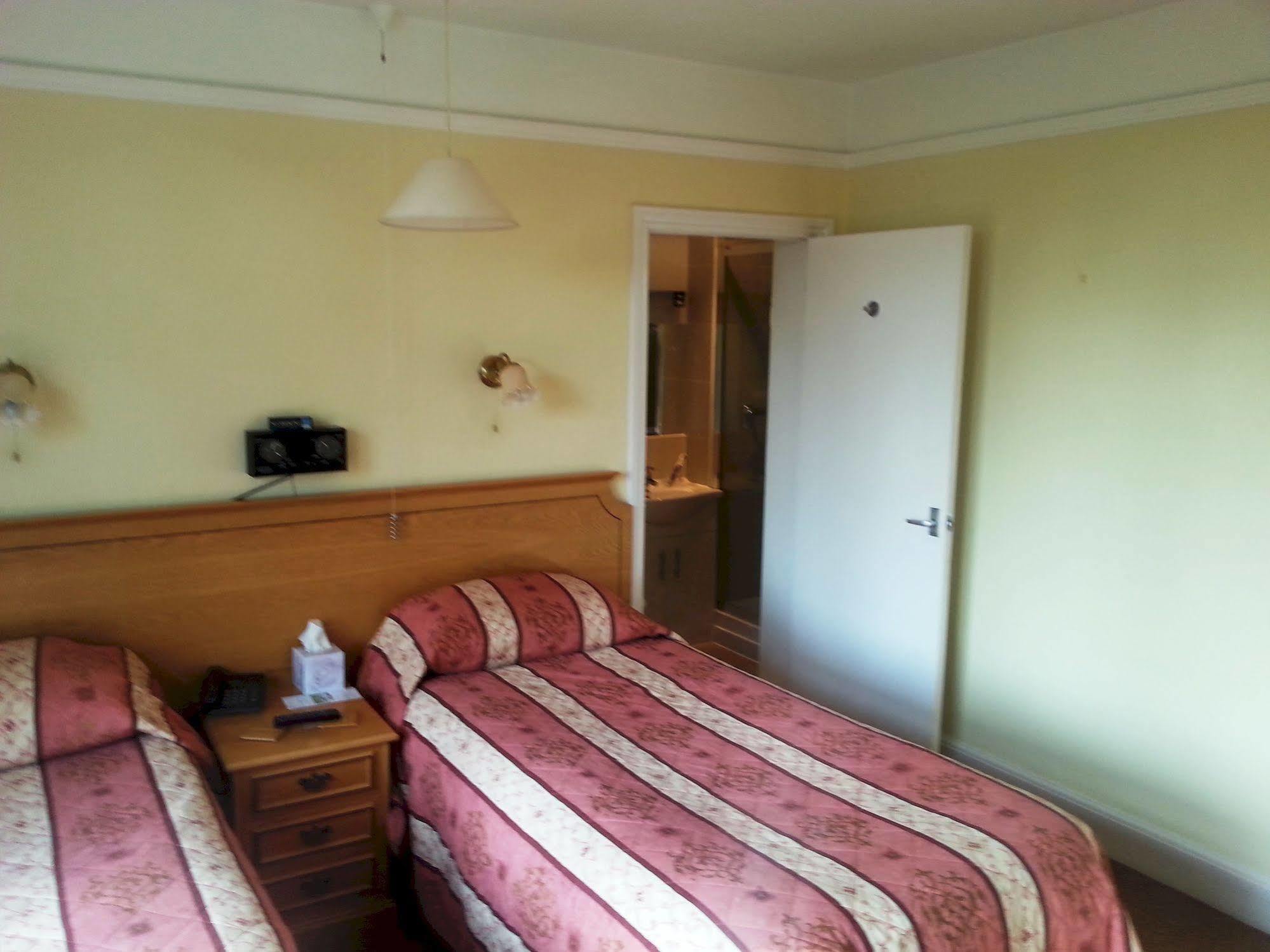 The Nyton Guesthouse Ely Ngoại thất bức ảnh