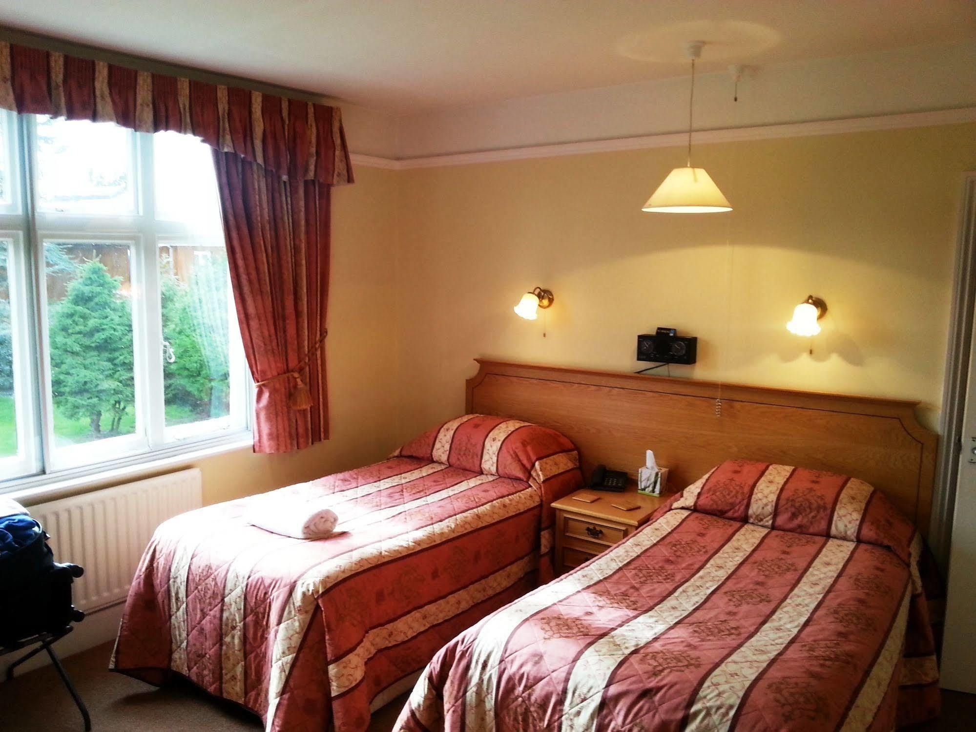 The Nyton Guesthouse Ely Ngoại thất bức ảnh